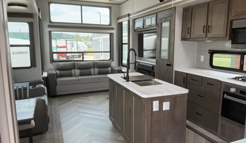 
								2022 Salem Grand Villa 42DL full									