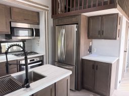 
										2022 Salem Grand Villa 42DL full									