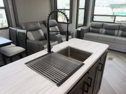 
										2022 Salem Grand Villa 42DL full									