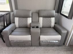 
										2022 Salem Grand Villa 42DL full									
