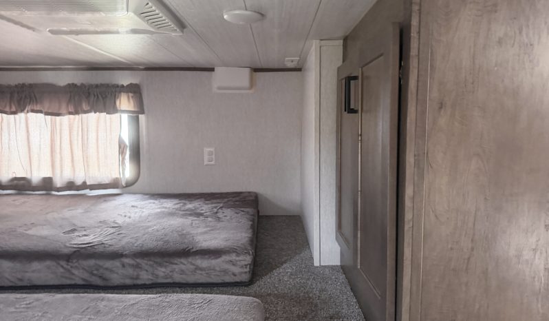 
								2022 Salem Grand Villa 42DL full									