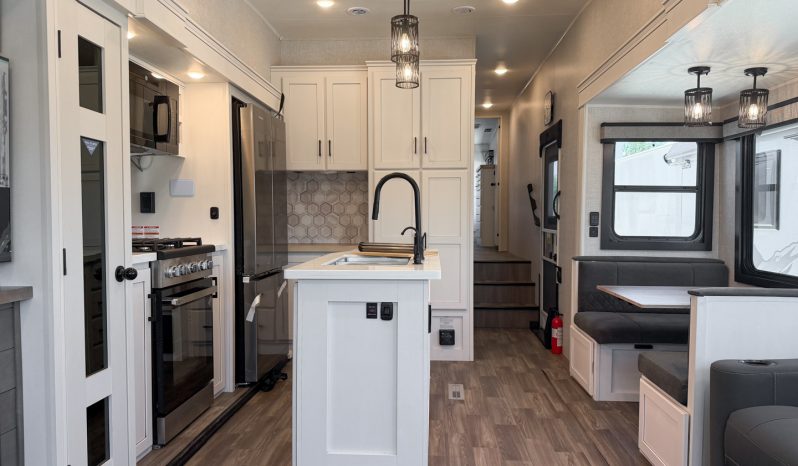 
								2024 Jayco Eagle 355MBQS full									
