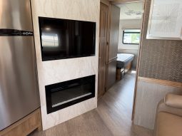 
										2020 Holiday Rambler Invicta 24MB full									