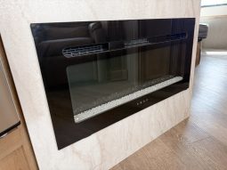 
										2020 Holiday Rambler Invicta 24MB full									