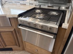 
										2020 Holiday Rambler Invicta 24MB full									