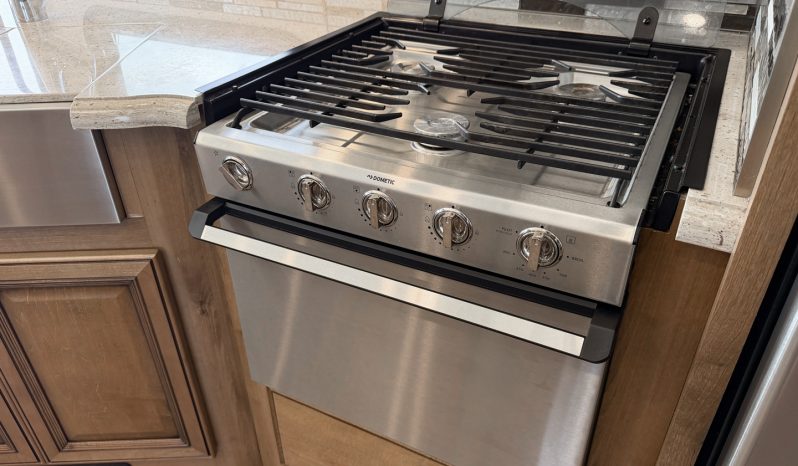 
								2020 Holiday Rambler Invicta 24MB full									