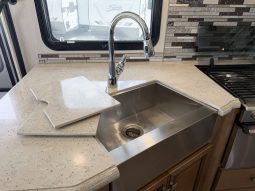 
										2020 Holiday Rambler Invicta 24MB full									