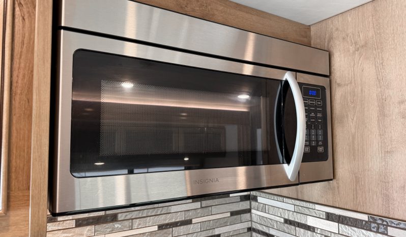 
								2020 Holiday Rambler Invicta 24MB full									