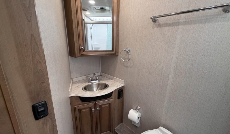 
								2020 Holiday Rambler Invicta 24MB full									