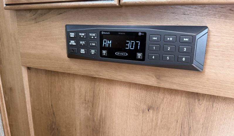 
								2020 Holiday Rambler Invicta 24MB full									
