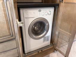 
										2020 Holiday Rambler Invicta 24MB full									
