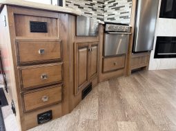 
										2020 Holiday Rambler Invicta 24MB full									