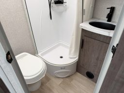 2026 Lance Squire SQ19 full