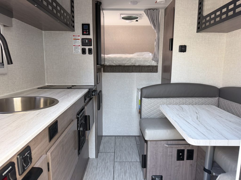 2026 Lance Squire SQ805