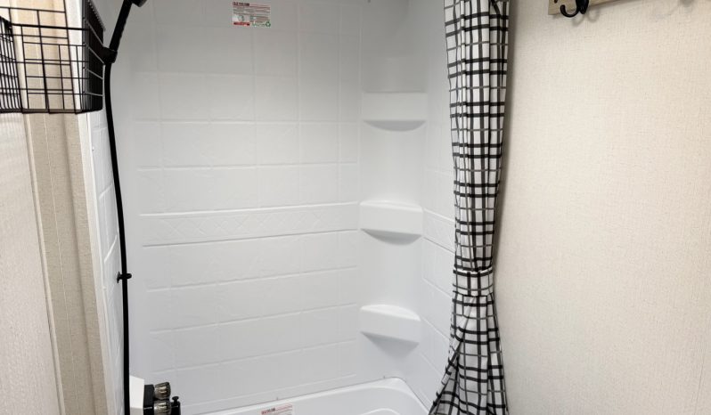 2025 Shasta Oasis I-5 526BH full