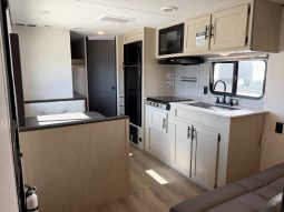 2025 Shasta Oasis I-5 526BH full
