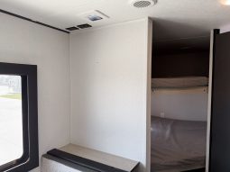 2025 Shasta Oasis I-5 526BH full