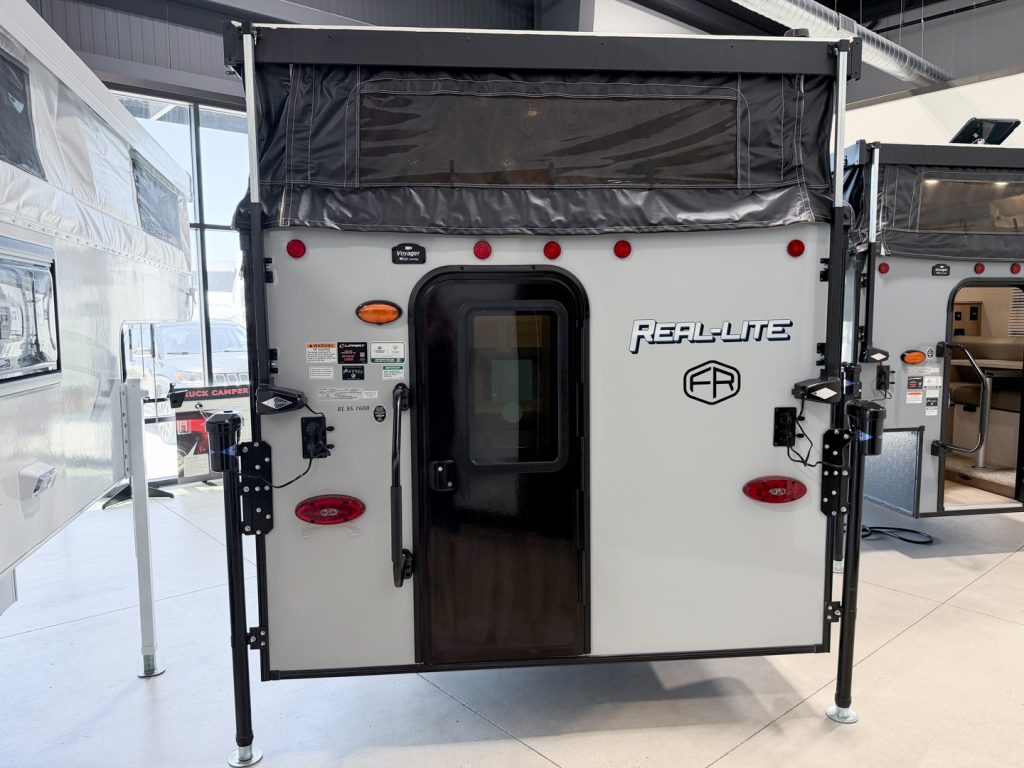 2025 Palomino Real Lite SS-1608