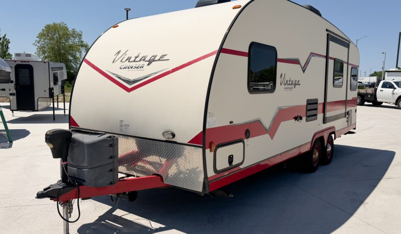 2017 Vintage Cruiser 23RSS full