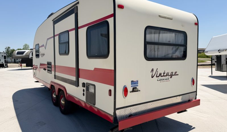 2017 Vintage Cruiser 23RSS full
