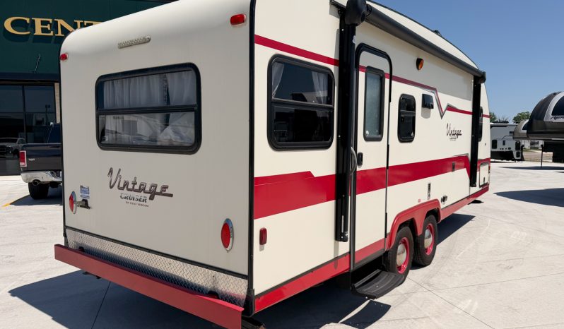 2017 Vintage Cruiser 23RSS full