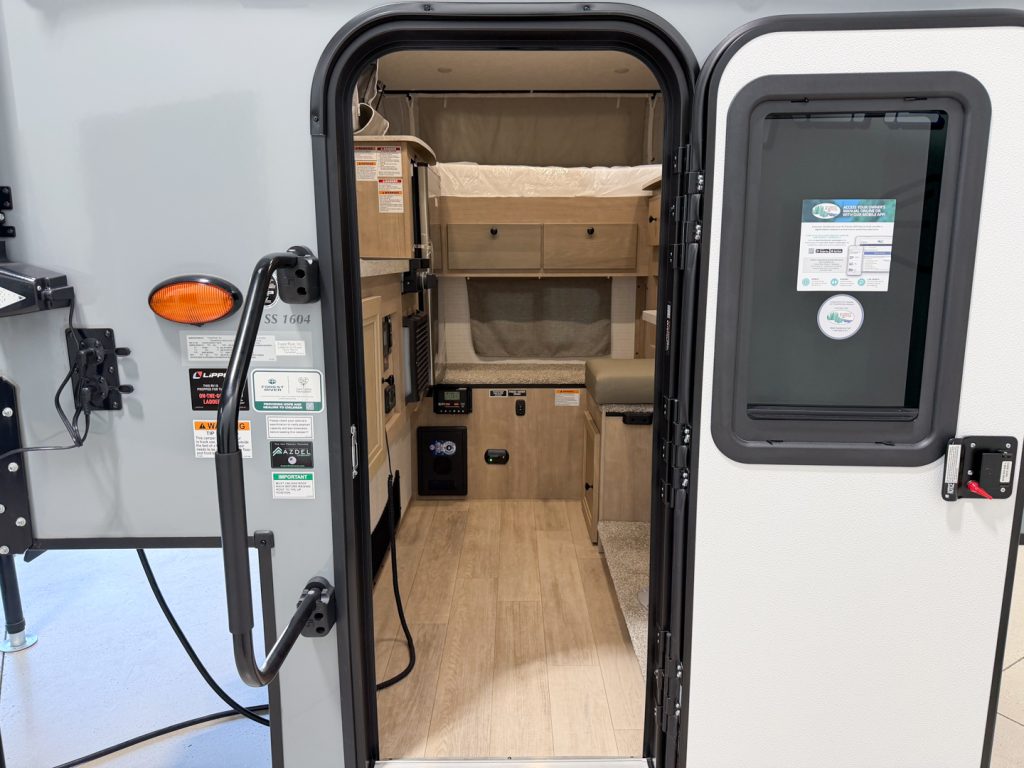 2025 Palomino Real Lite SS-1604