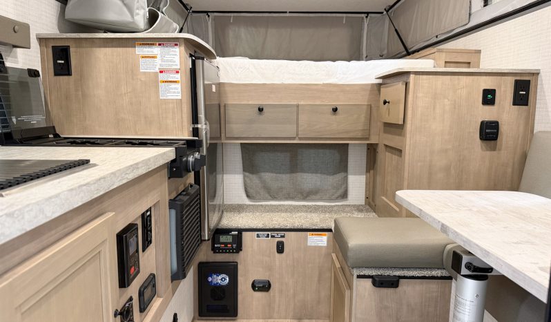 2025 Palomino Real Lite SS-1604 full