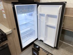 2025 Palomino Real Lite SS-1604 full