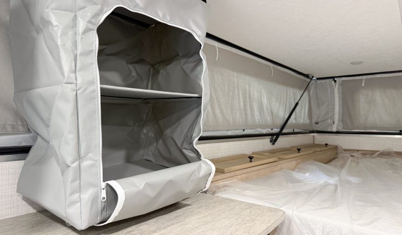 2025 Palomino Real Lite SS-1604 full