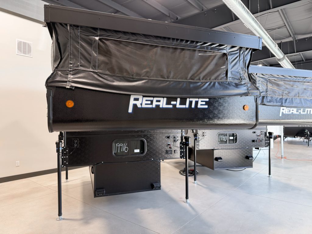 2025 Palomino Real Lite SS-1604