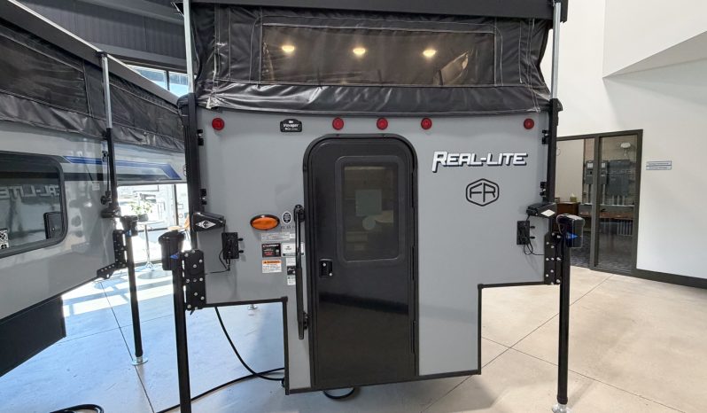 2025 Palomino Real Lite SS-1604 full