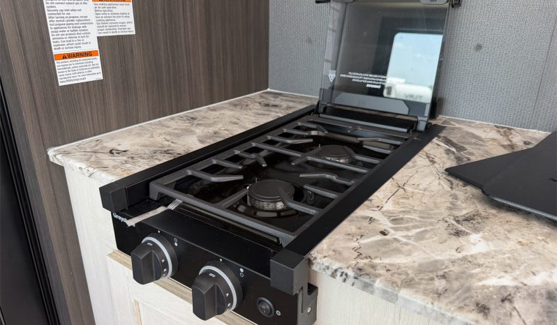 2027 Shasta Oasis 18FQ full