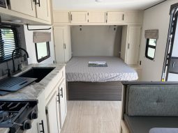 2027 Shasta Oasis 18FQ full