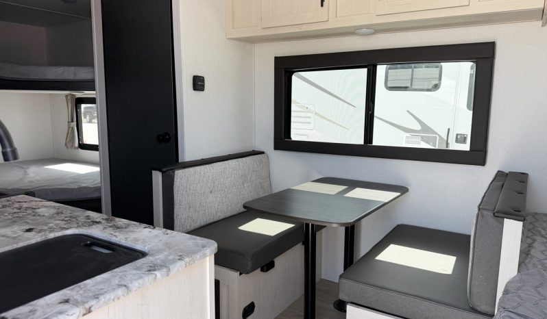 2027 Shasta Oasis 18DBL full