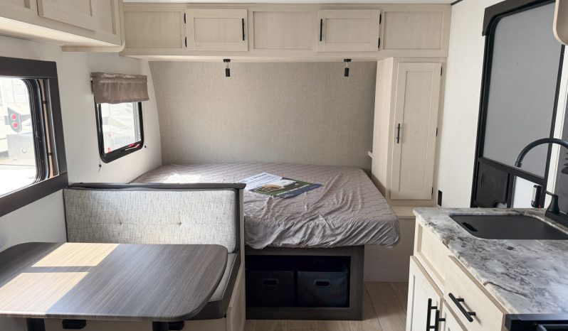 2027 Shasta Oasis 18DBL full