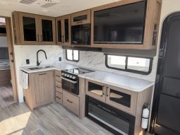 
										2025 Alliance Delta 252RL full									