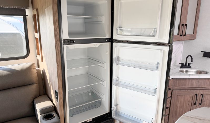 
								2025 Alliance Delta 252RL full									