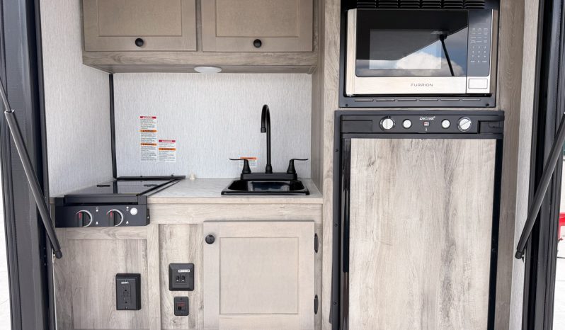 2027 Sunset Park RV SunRay 109E full