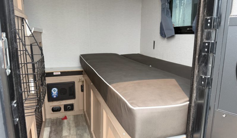 
								2025 Travel Lite RV Cent full									