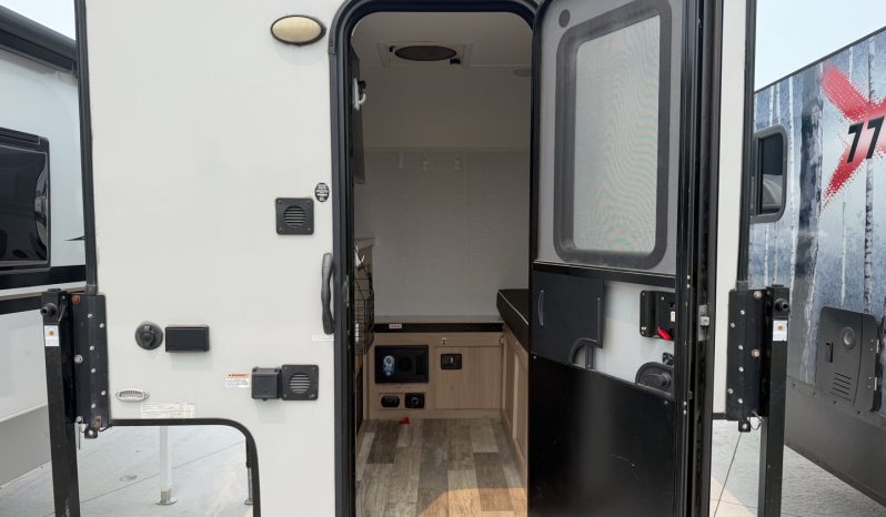 
								2025 Travel Lite RV Cent full									