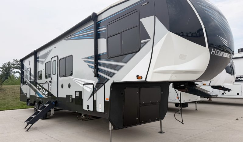 
								2021 Heartland Cyclone 3713 full									
