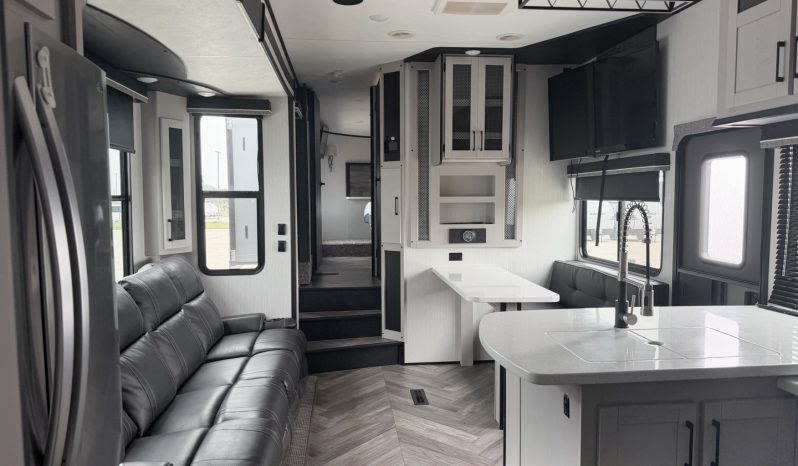 
								2021 Heartland Cyclone 3713 full									