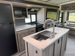 
										2021 Heritage Glen Wildwood 273RL full									