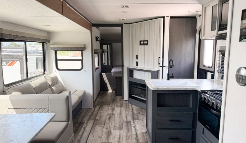 
								2024 Keystone Aspen Trail 29TB full									