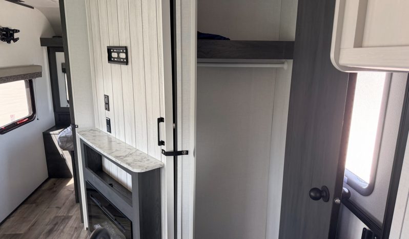 
								2024 Keystone Aspen Trail 29TB full									