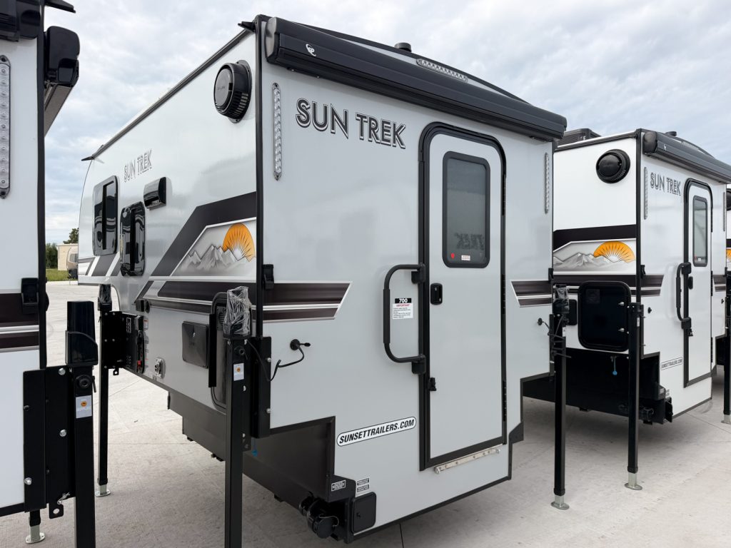 2027 Sunset Park RV Sun Trek 700