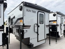 2027 Sunset Park RV Sun Trek 700