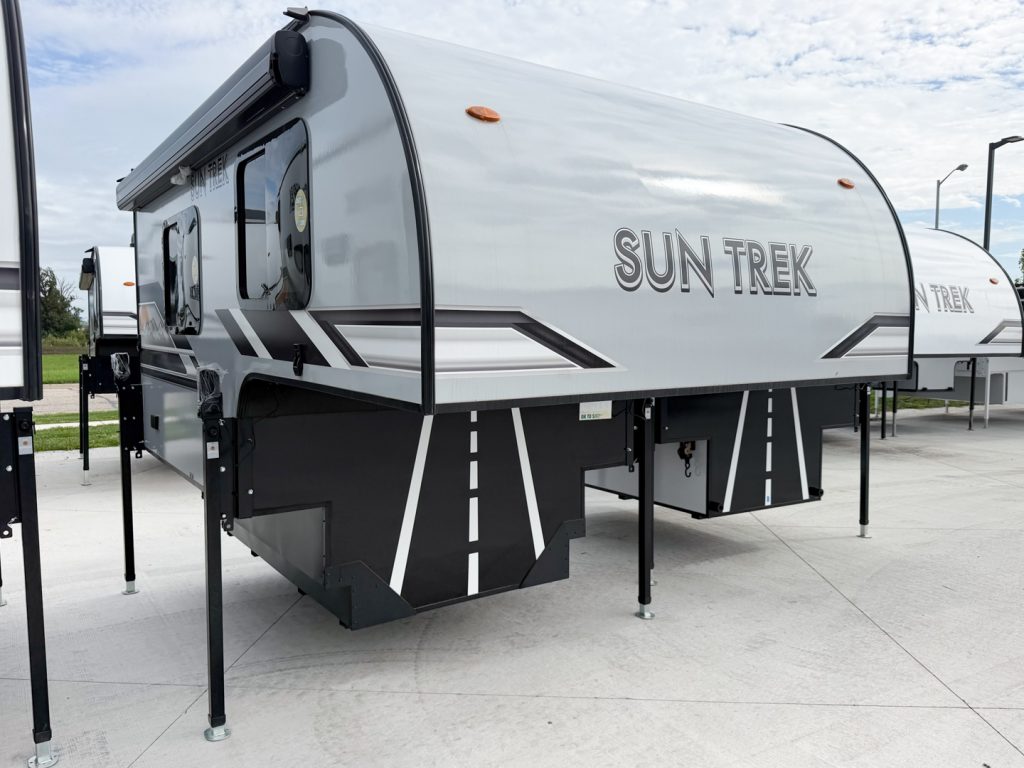 2027 Sunset Park RV Sun Trek 700