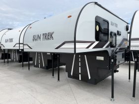 2027 Sunset Park RV Sun Trek 700