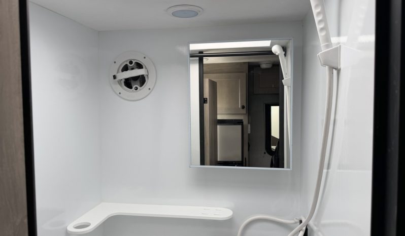 2027 Sunset Park RV Sun Trek 700 full